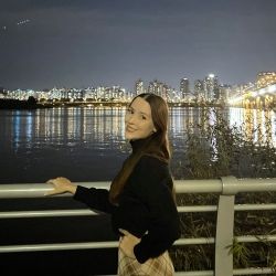 I was enjoying Han River with my friends, highly recommend!