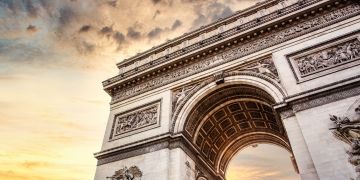 paris arch famous roundabout