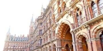 london Saint Pancras station