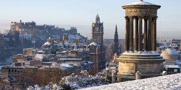 edinburgh snowy calton hill