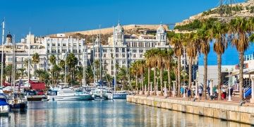 alicante marina promenade