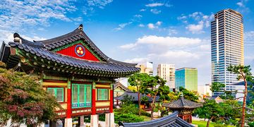 seoul-bongeun-sa-temple-buddha-modern-skyline.jpg