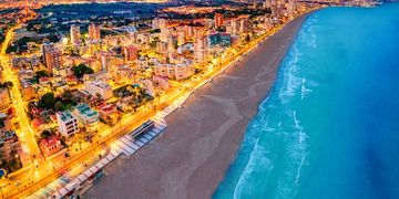 alicante-nighttime-beachfront