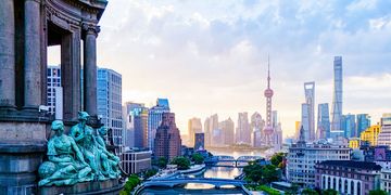 shanghai-skyline-winding-huangpu-rive