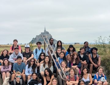 Group in front of the Mont