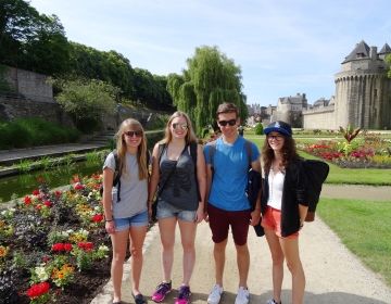 Groups of students at a garden in Rennes