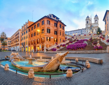 downtown rome spanish steps fountain