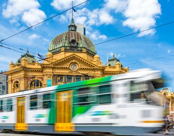 melbourne blurry tram