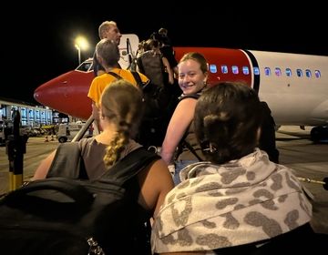 study abroad berlin students boarding plane