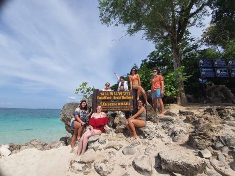 Teach in Thailand participants visiting a Thai beach