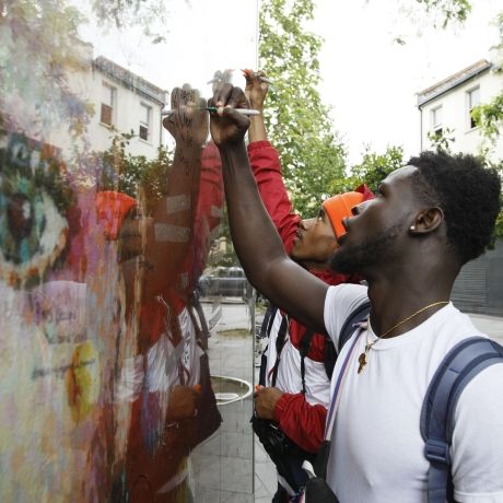 London students at Bowie mural