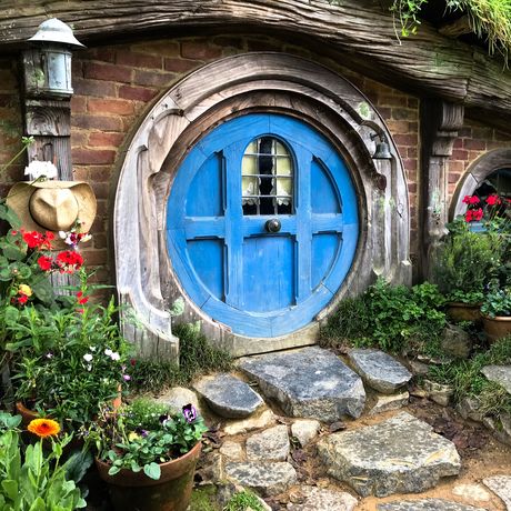 auckland hobbiton door