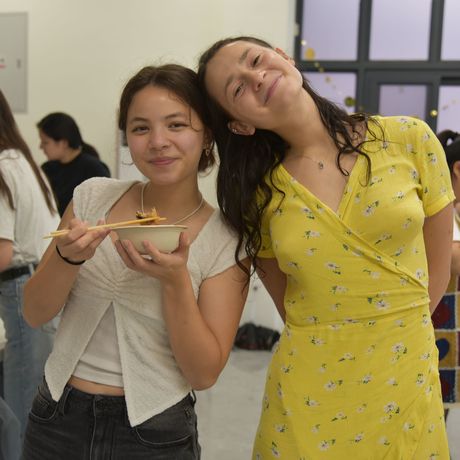 shanghai students abroad smiling