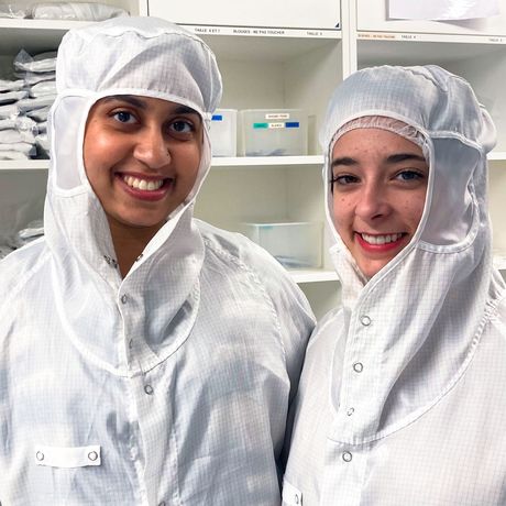 toulouse two girls in lab ppe gear