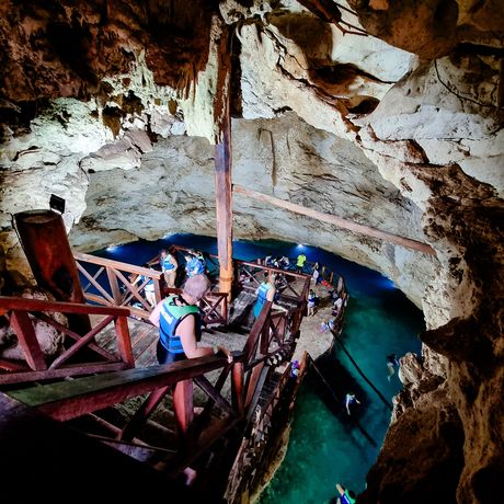 yucatan-santa-barbara-cenote-stairs