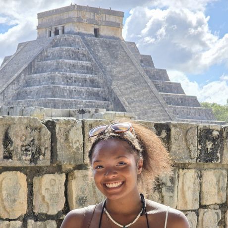 yucatan-student-posing-chichen-itza