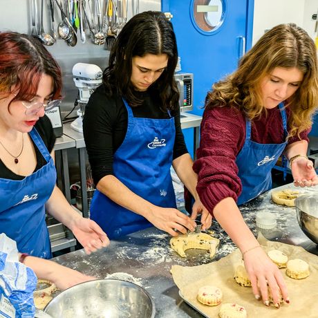 edinburgh-girls-making-scones