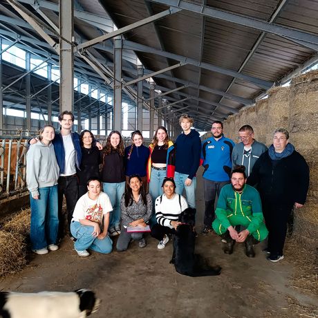 toulouse-student-group-barn