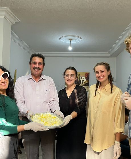 amman students cook home host family abroad