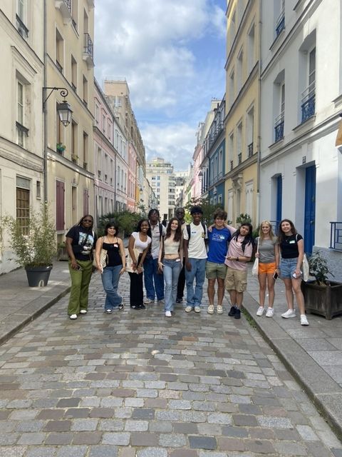 Students posing at the Rue Crèmieux