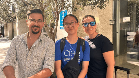 Global Navigator student posing with her homestay family