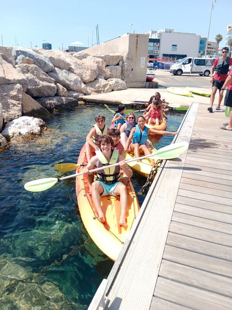 Students kayaking in Tarragona