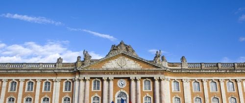 toulouse building sunny day