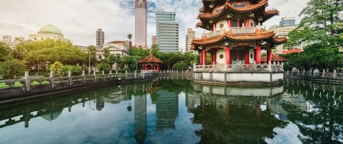 taipei taiwan temple lake