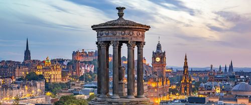 edinburgh monument and city skyline