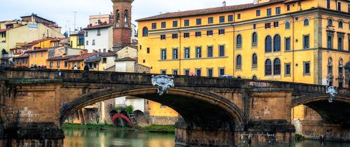 bridge over arno river in florence