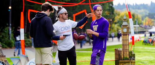 washington-students-tailgate-ambassador