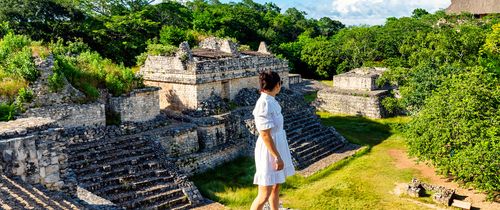 yucatan woman at mayan ruins