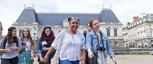 female-group-shot-rennes_france.jpg