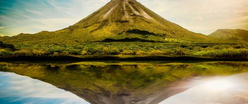 monteverde-arenal-volcano-reflection