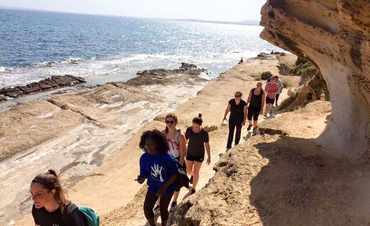 Alicante students hiking the coast