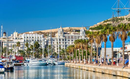 alicante marina promenade