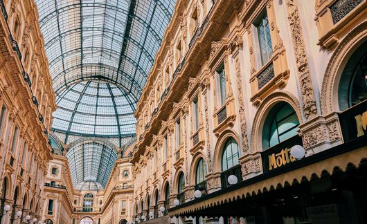 Galleria Vittorio Emanuele II inside milan.jpg