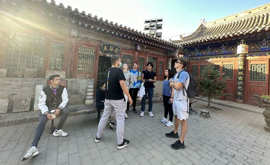 beijing students temple tour