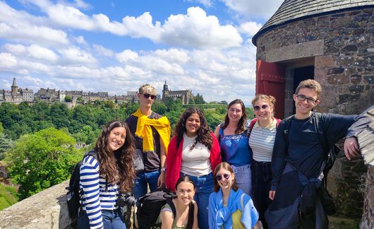 rennes-student-group-smiling