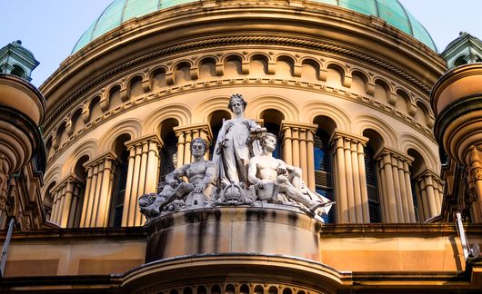 sydney-queen-victoria-bldg-statues