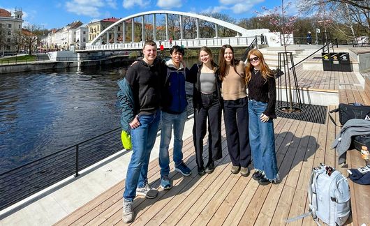 tallinn-students-tartu-bridge