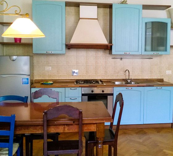 florence-housing-25-apartment-shared-kitchen-blue