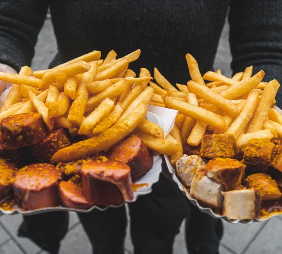 berlin-meals-currywurst