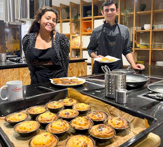 lisbon-students-making-pastel-de-nata