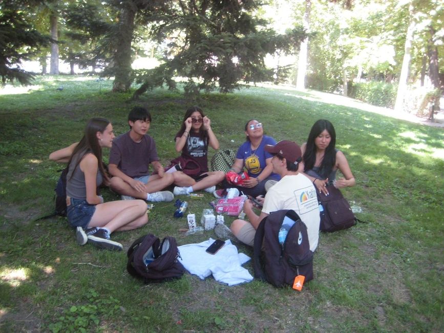 students in the Retiro park