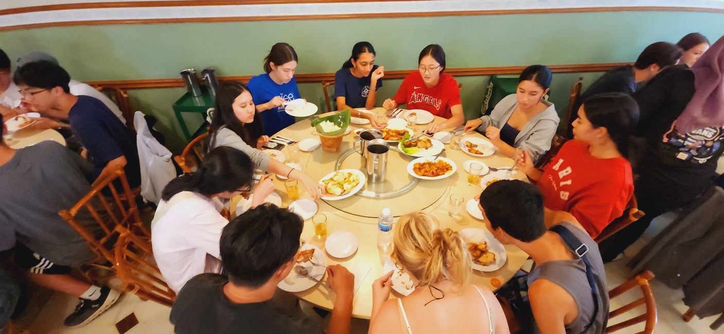 Students eating Peranaken Lunch