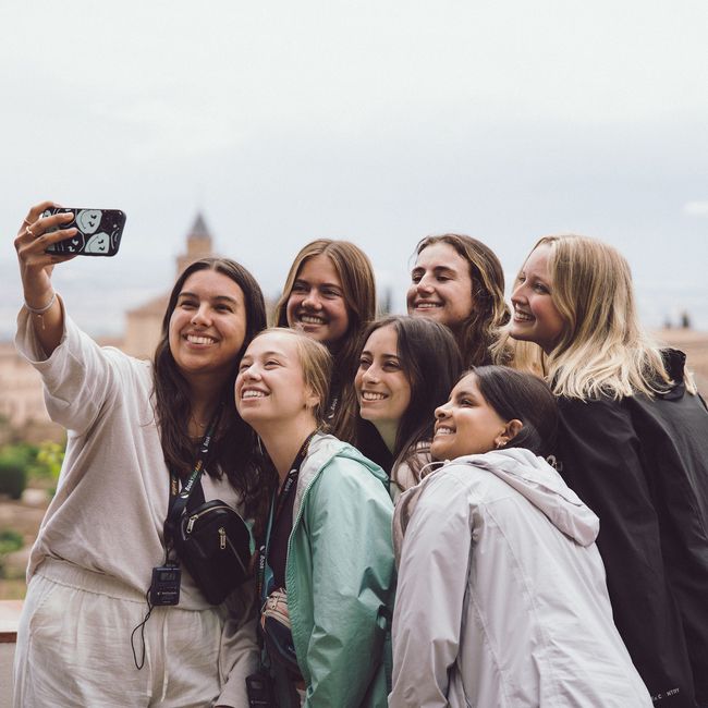 Group selfie in Granada