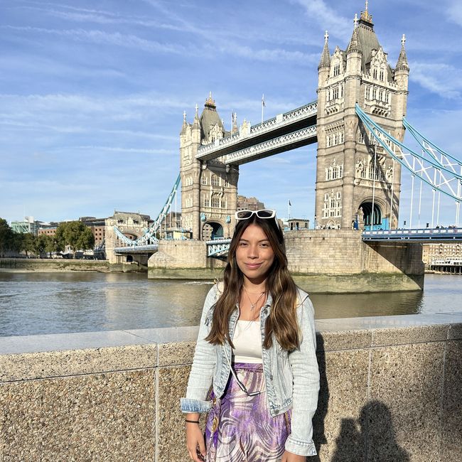 study abroad london student bridge