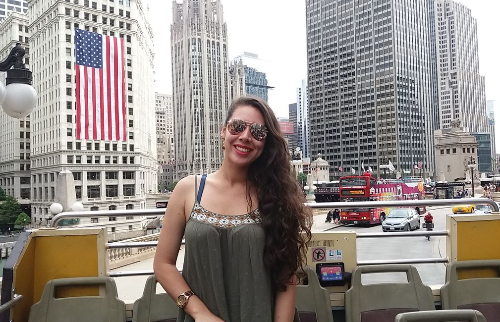 usa intern with ciee in chicago with usa flag