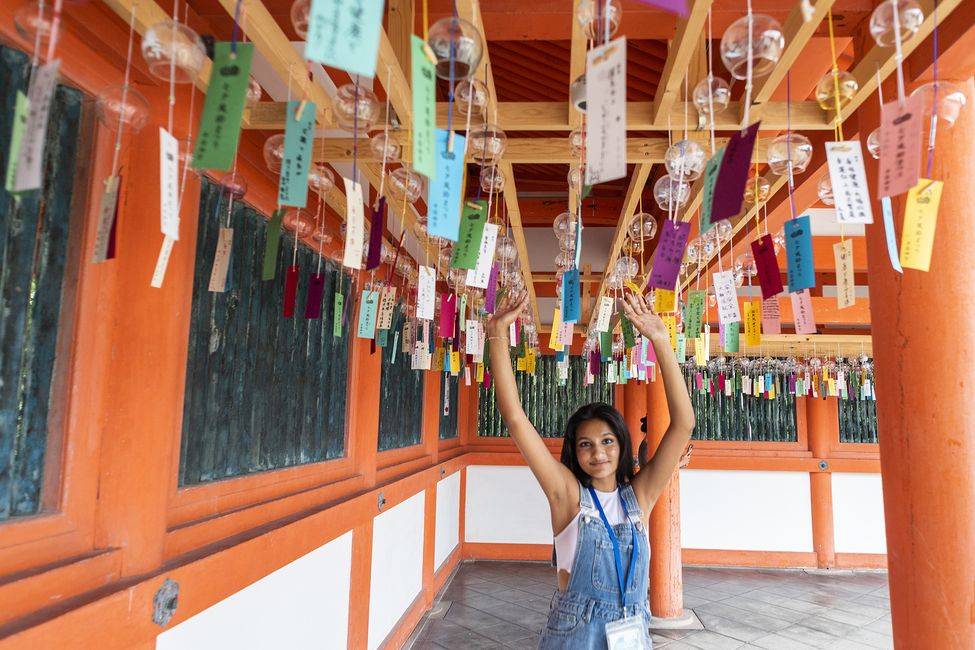 student-in-kyoto-female.jpg